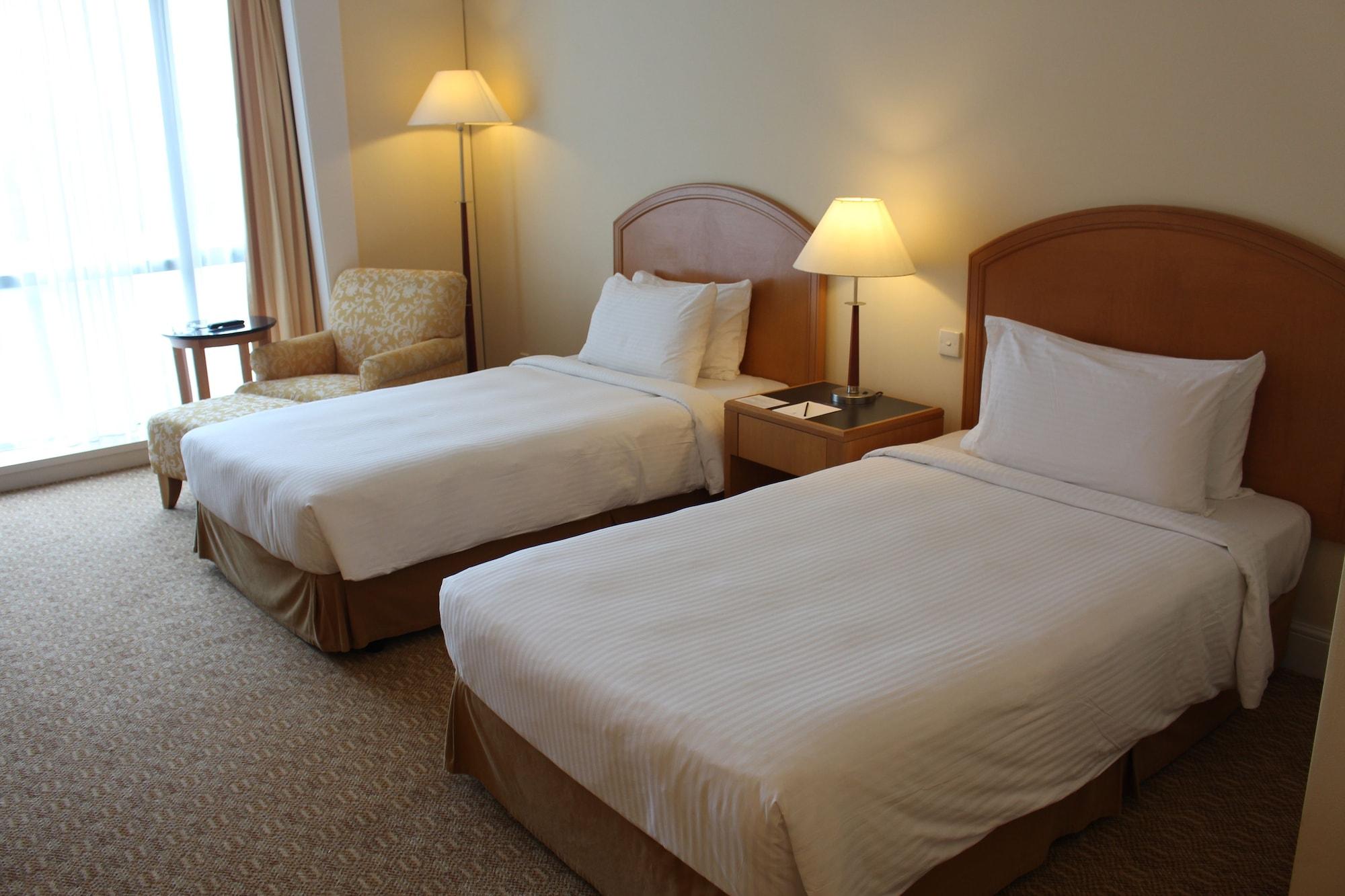 ホテル ロイヤル チュラン スレンバン エクステリア 写真 A room at the hotel
