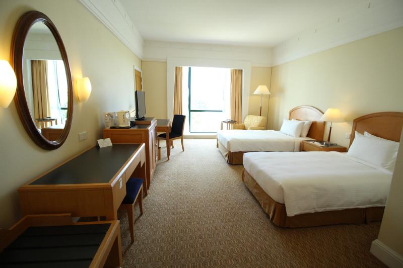 ホテル ロイヤル チュラン スレンバン エクステリア 写真 A room at the hotel
